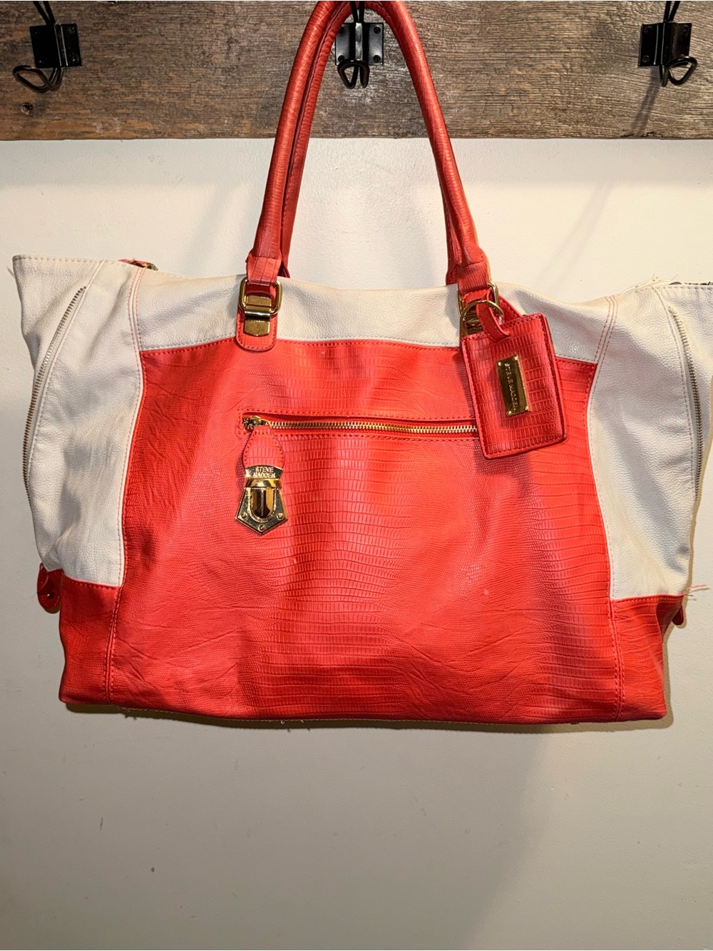 Steve Madden Coral & Off-White Textured Weekender Tote Bag EUC